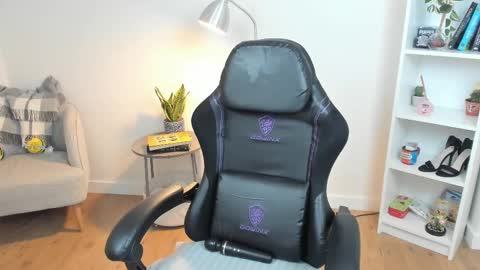 Bella Evans online show from 03/10/25, 11:42