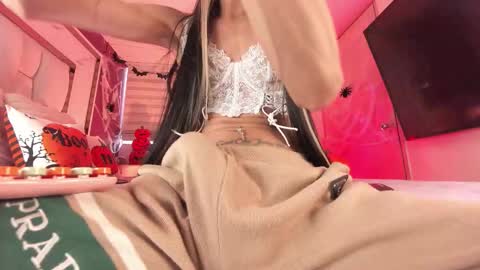 _bellaswwet_ online show from 10/13/25, 12:27