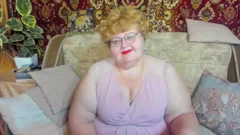 Snapshot of _big_beautiful_love_ chatting on 10/08/25, 08:28 Louise  ONLY IN PVT  Masturbation with dildo and cum  Naked  Show and play with pussy  Blow job  Hand job  ONLY IN PVT  online show from 10/08/25, 08:28