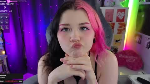 Snapshot of _biscuitty chatting on 01/13/26, 08:25 Alice .. online show from 01/13/26, 08:25