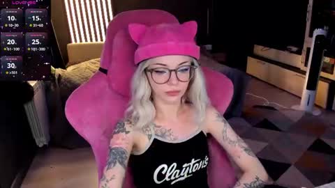 Snapshot of _black_fox__ chatting on 06/29/26, 01:34 Olivia Subscribe to my Fansly - online show from 06/29/26, 01:34