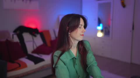 Snapshot of _blackbee_ chatting on 02/20/26, 06:26 Lili online show from 02/20/26, 06:26