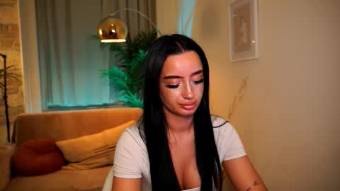 Snapshot of _blackpeaarl chatting on 03/10/26, 05:29 Pearl online show from 03/10/26, 05:29