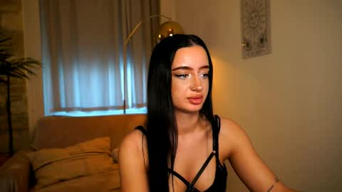 Snapshot of _blackpeaarl chatting on 04/17/26, 05:05 Pearl online show from 04/17/26, 05:05