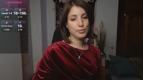 Snapshot of _blackpearl chatting on 12/20/24, 09:39 Laura online show from 12/20/24, 09:39