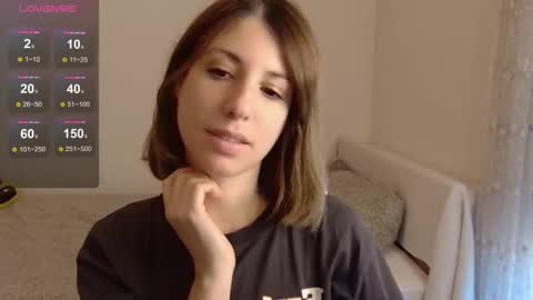 Snapshot of _blackpearl chatting on 10/23/25, 10:25 Laura online show from 10/23/25, 10:25