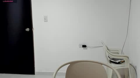 Snapshot of _blairwest_ chatting on 09/26/25, 08:13 _blairwest_ online show from 09/26/25, 08:13