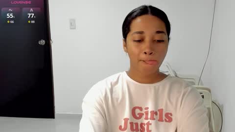 Snapshot of _blairwest_ chatting on 09/29/25, 03:44 _blairwest_ online show from 09/29/25, 03:44