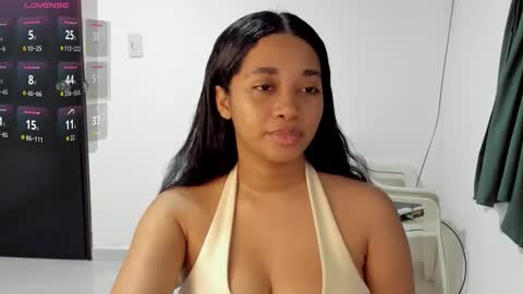 Snapshot of _blairwest_ chatting on 10/11/25, 01:49 _blairwest_ online show from 10/11/25, 01:49