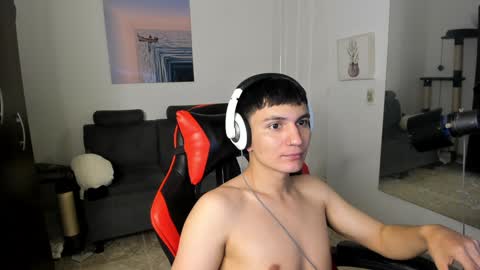 Snapshot of _blakee chatting on 12/20/24, 09:00 B L A K E online show from 12/20/24, 09:00