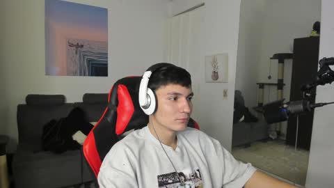 Snapshot of _blakee chatting on 12/23/24, 07:06 B L A K E online show from 12/23/24, 07:06