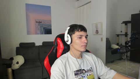 Snapshot of _blakee chatting on 12/24/24, 07:17 B L A K E online show from 12/24/24, 07:17