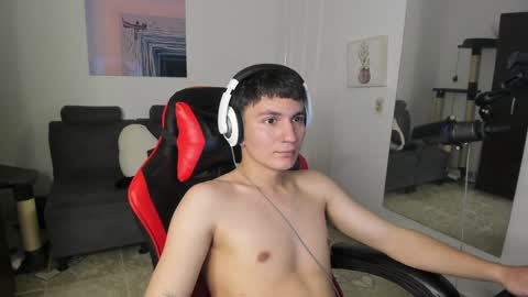 Snapshot of _blakee chatting on 12/24/24, 10:06 B L A K E online show from 12/24/24, 10:06