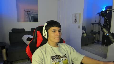 Snapshot of _blakee chatting on 01/05/25, 08:43 B L A K E online show from 01/05/25, 08:43