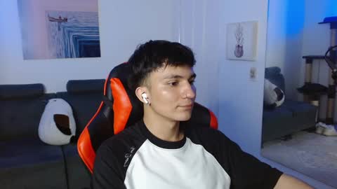 Snapshot of _blakee chatting on 02/25/25, 07:09 B L A K E online show from 02/25/25, 07:09