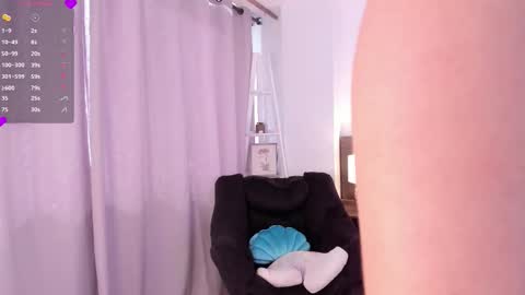 Snapshot of _bleuelune chatting on 03/19/26, 02:10 Mary online show from 03/19/26, 02:10