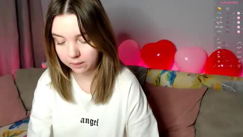 Snapshot of _blonde_barbie_ chatting on 02/15/26, 01:13 Elizabeth online show from 02/15/26, 01:13