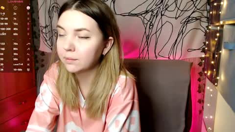 Snapshot of _blonde_barbie_ chatting on 03/29/26, 08:53 Elizabeth online show from 03/29/26, 08:53