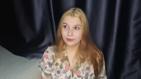 Snapshot of _blossom_breeze chatting on 10/30/25, 12:17 Muse online show from 10/30/25, 12:17