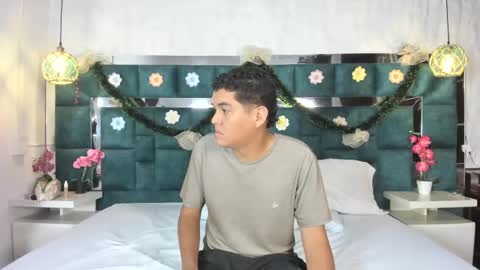 _bonnyandclyde online show from 12/16/25, 11:37