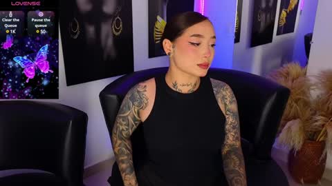 Snapshot of _brenna_hanson_ chatting on 02/07/25, 07:06 Brenna online show from 02/07/25, 07:06