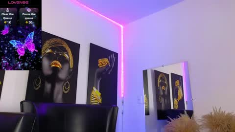 Snapshot of _brenna_hanson_ chatting on 02/08/25, 01:54 Brenna online show from 02/08/25, 01:54