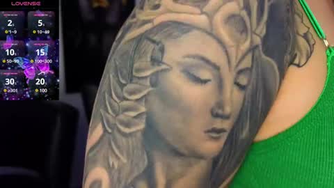 Snapshot of _brenna_hanson_ chatting on 02/26/25, 08:33 Brenna online show from 02/26/25, 08:33