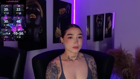 Snapshot of _brenna_hanson_ chatting on 11/03/25, 07:26 Brenna online show from 11/03/25, 07:26