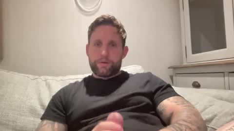 Snapshot of _british_hung_ chatting on 09/20/25, 07:59 UK BigThick Cock online show from 09/20/25, 07:59