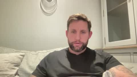 Snapshot of _british_hung_ chatting on 09/28/25, 01:05 UK BigThick Cock online show from 09/28/25, 01:05