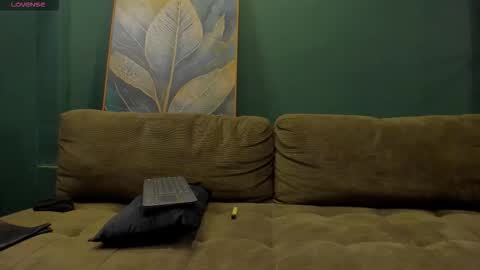 _bunny_boy_ online show from 11/21/25, 08:51