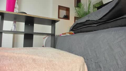 Candy online show from 11/09/25, 01:53