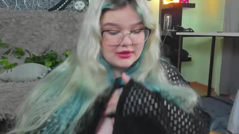 _candym1lky_ online show from 11/09/25, 07:17