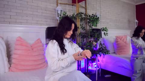 _carlawhite_ online show from 12/04/25, 04:22