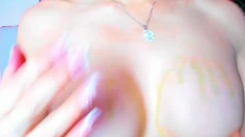 Snapshot of _caro_lyne_ chatting on 10/02/25, 05:31 Carolina online show from 10/02/25, 05:31