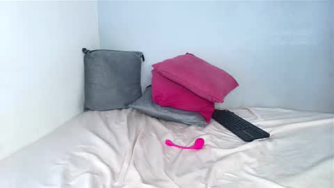 Snapshot of _carolinagomez chatting on 10/11/25, 08:07 Caro. online show from 10/11/25, 08:07