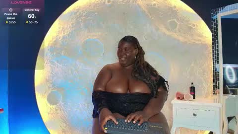 Snapshot of _carolinagomez chatting on 11/04/25, 08:30 Caro. online show from 11/04/25, 08:30