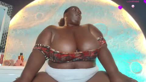 Snapshot of _carolinagomez chatting on 11/08/25, 07:34 Caro. online show from 11/08/25, 07:34