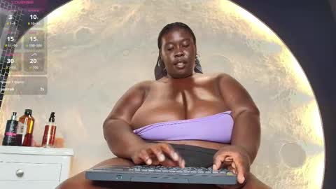 Snapshot of _carolinagomez chatting on 11/10/25, 07:35 Caro. online show from 11/10/25, 07:35