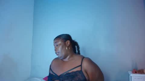 Snapshot of _carolinagomez chatting on 11/21/25, 07:34 Caro. online show from 11/21/25, 07:34