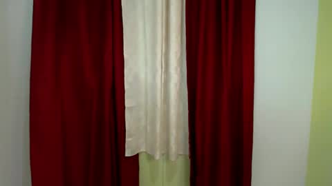 Snapshot of _caroline18_ chatting on 01/29/25, 06:28 Kate flores online show from 01/29/25, 06:28