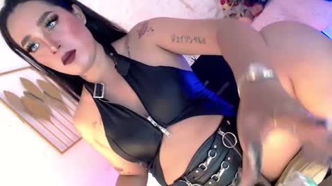 Caroline online show from 02/07/26, 06:28