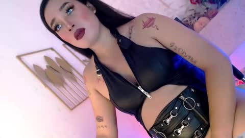 Caroline online show from 02/11/26, 07:02