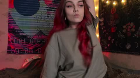 Caroline online show from 01/12/25, 02:19