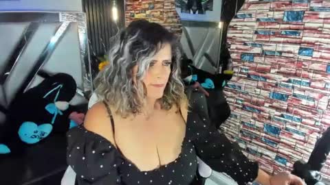 Snapshot of _casandra11 chatting on 01/04/25, 11:27 _casandra11 online show from 01/04/25, 11:27