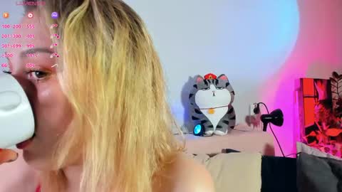 Snapshot of _ccrystaa_ chatting on 05/27/26, 09:06 Christina Chris online show from 05/27/26, 09:06