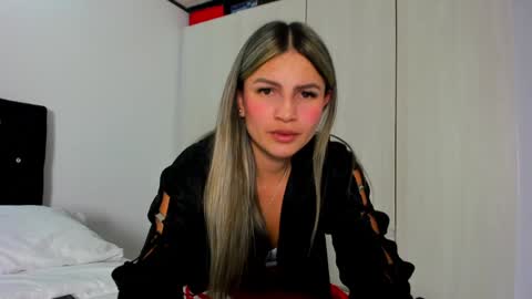 Bella  online show from 12/31/24, 12:21