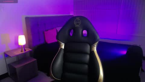 _charlotte_collins_ online show from 01/13/26, 02:44