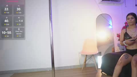 Snapshot of _charlotte_queen_ chatting on 04/17/26, 07:50 _charlotte_queen_ online show from 04/17/26, 07:50