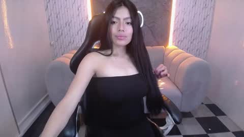 Snapshot of _charlottee_b chatting on 04/11/26, 01:59 _charlottee_b online show from 04/11/26, 01:59
